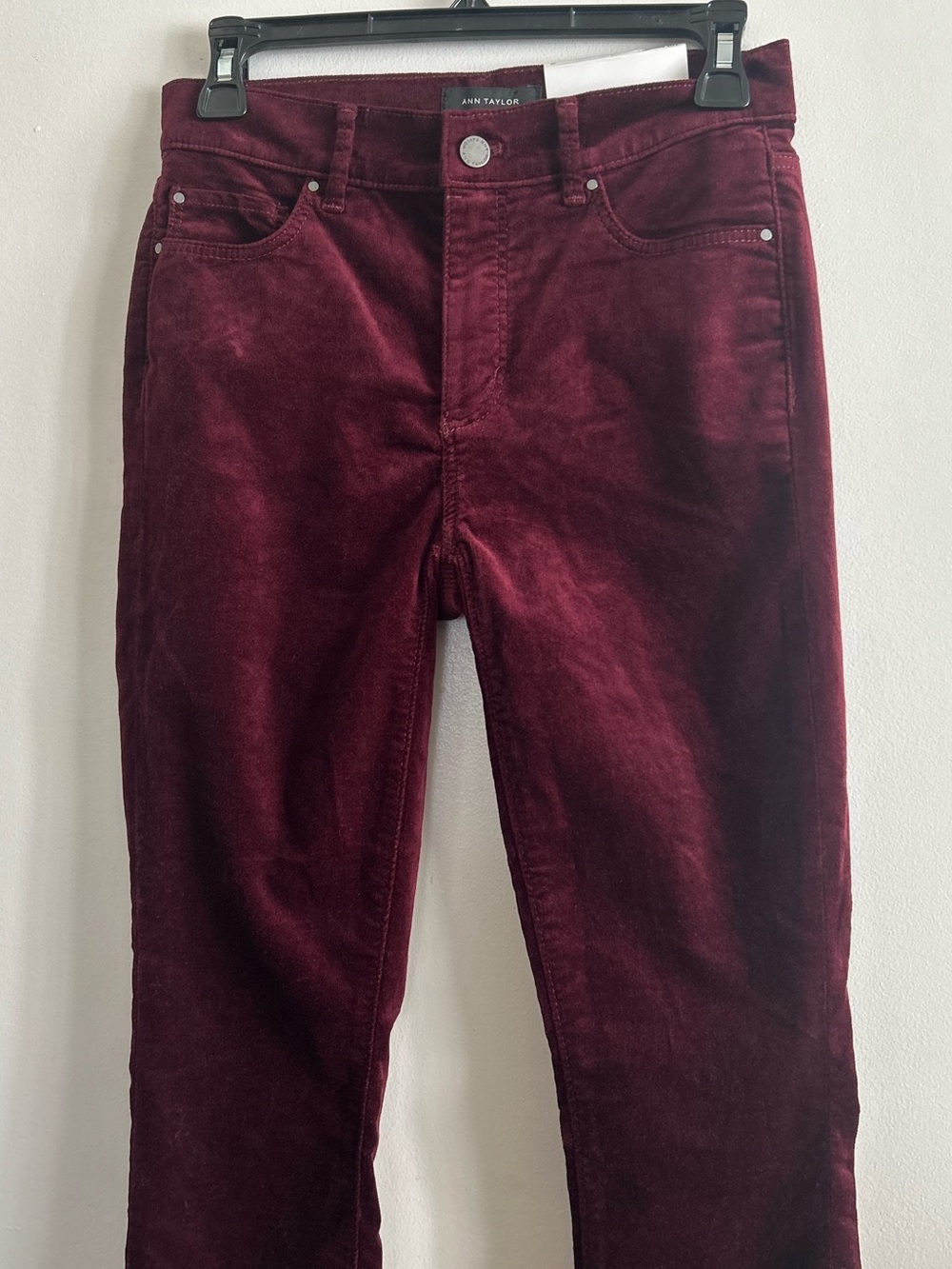 Ann Taylor Jeans Velvet Velour Skinny Mid Rise Dark Burgundy Pants Size 00
